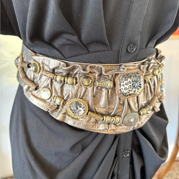 Leatherock Gold Ornate Belt with Decorative Medallions - Picture 6 of 10